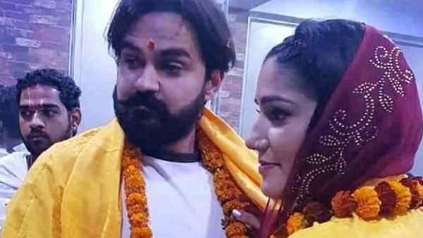 सामने आए पति