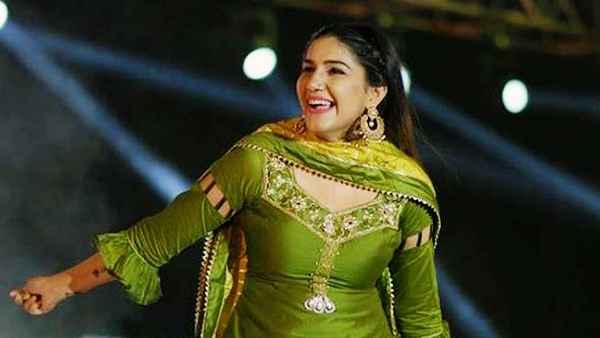 रागिनी गाकर फेमस हुईं सपना चौधरी