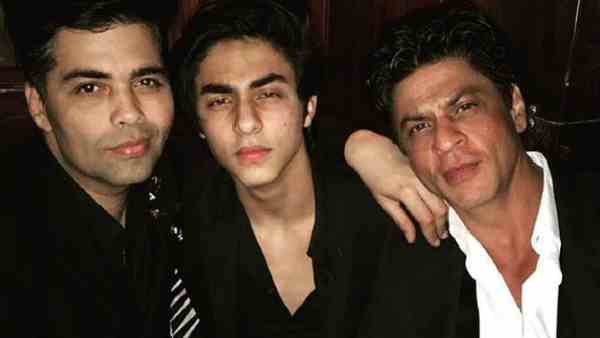 क्रूज़ पर चल रही थी पार्टी