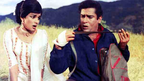 birthday-special-asha-parekh-turns-79-fights-with-amitabh-bachchan-rajesh-khanna-shatrughan-sinha