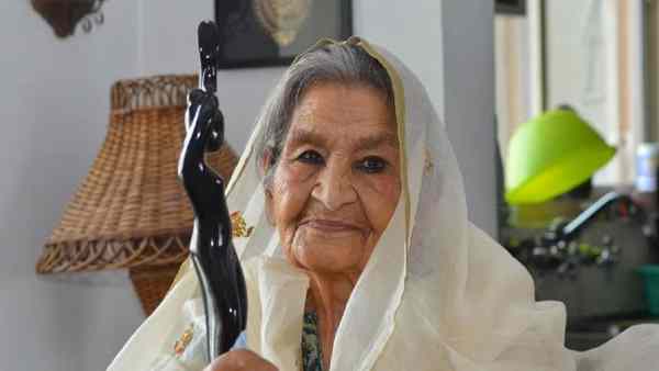 जाते जाते जीता अवार्ड