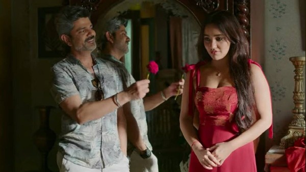 महिला आधारित अलग कहानी