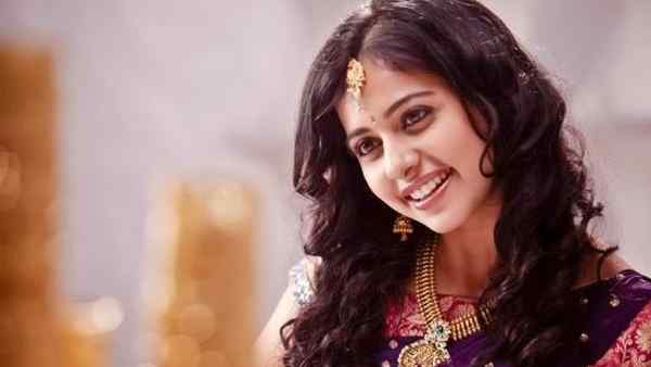 बॉलीवुड में यूं हुई शुरूआत