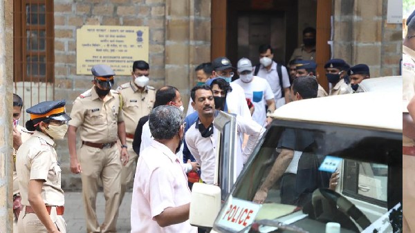 क्या आर्यन खान थे ड्रग पैडलर के संपर्क में