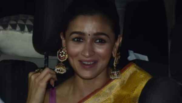 बेहद खूबसूरत दिखीं आलिया