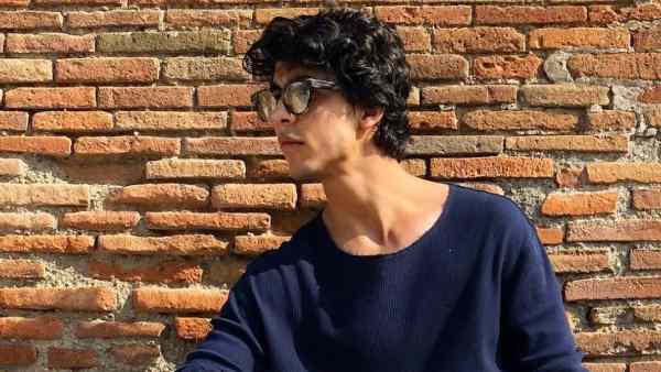 दोस्तों से रह रहे हैं दूर