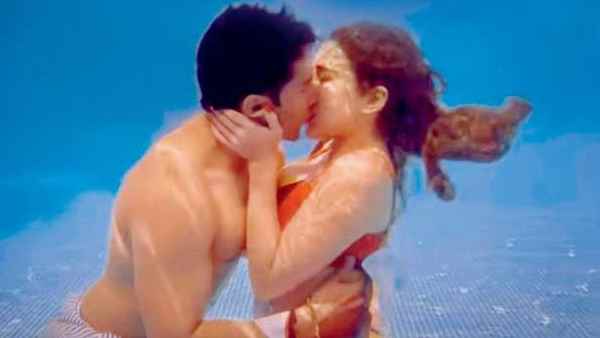 वरूण धवन - सारा अली खान