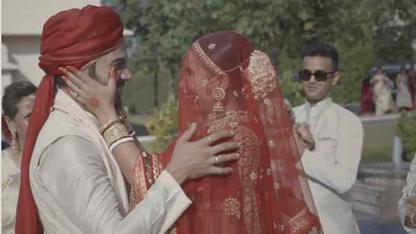 भर आईं आंखें