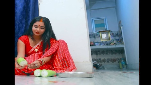 त्रिशा कर मधु की छठ पूजा वाली तस्वीर त्रिशा कर मधु की छठ पूजा वाली तस्वीर