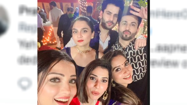 अदा खान ने शेयर की पार्टी की धमाकेदार तस्वीरें अदा खान ने शेयर की पार्टी की धमाकेदार तस्वीरें