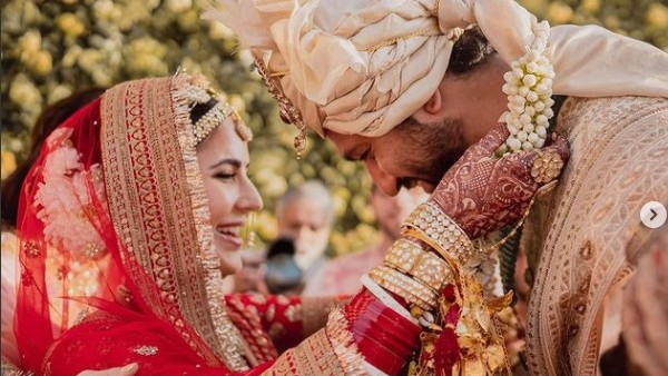 विकी कौशल ने अपनी पत्नी कैटरीना को दिया ये गिफ्ट