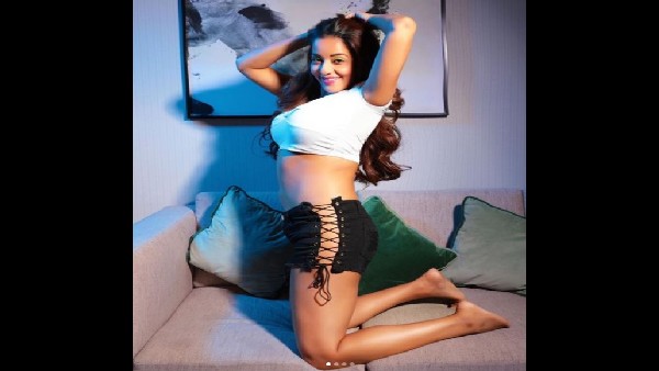 मोनालिसा की हॅाट तस्वीरें