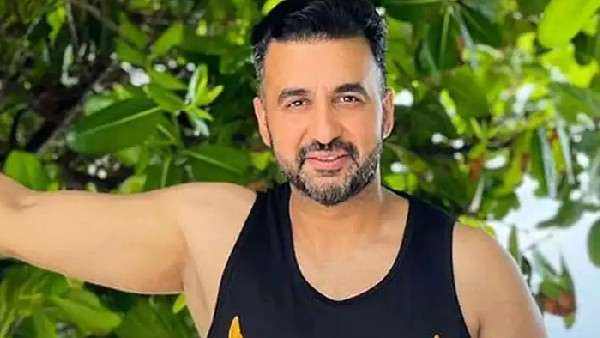 मेरी चुप्पी को कमजोरी समझा गया मेरी चुप्पी को कमजोरी समझा गया