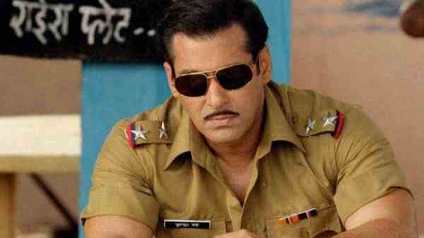 ड्यूटी पर पहुंचे पांडे जी ड्यूटी पर पहुंचे पांडे जी