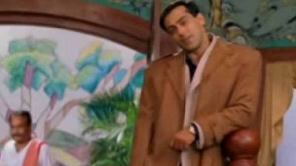 हम साथ साथ हैं