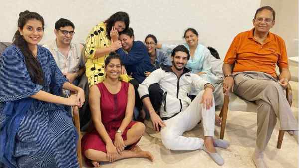 sushmita-sen-s-break-up-rumors-with-boyfriend-rohman-shawl-spread-like-fire-as-he-leaves-her-home