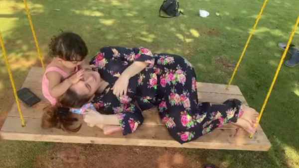 सरोगेसी से हुई बेटी