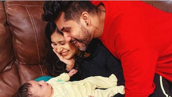 किश्वर ने तस्वीर पोस्ट शेयर कर लिखा 