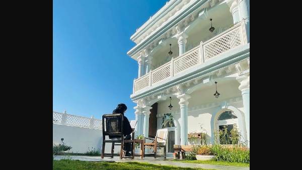 सोशल मीडिया पर शेयर की तस्वीर