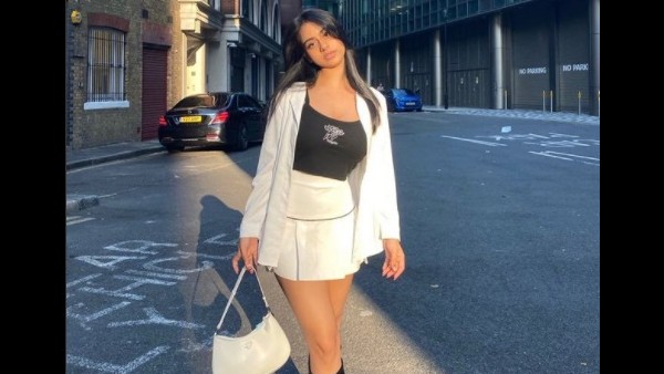 नीसा देवगन की स्टाइलिश फोटो नीसा देवगन की स्टाइलिश फोटो