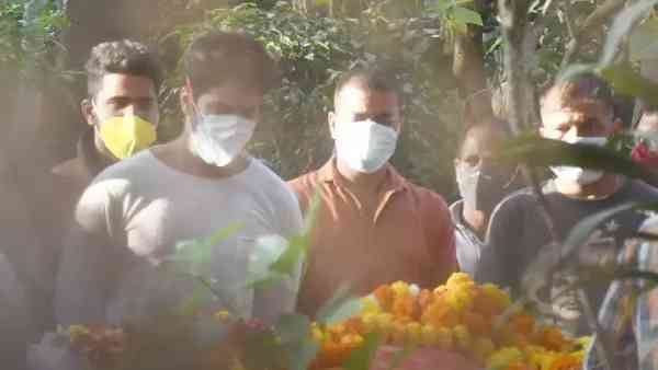 सेट पर ही पड़ा था दिल का दौरा सेट पर ही पड़ा था दिल का दौरा