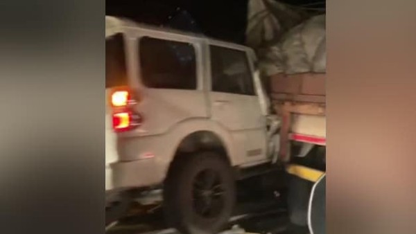 घटना के बाद ड्राइवर फरार