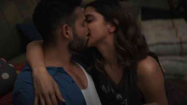 अमेज़ॉन प्राईम पर गहराइयां