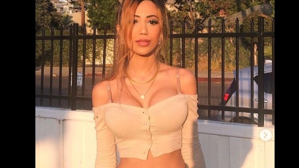  बिकिनी में साक्षी चोपड़ा की हॅाटनेस