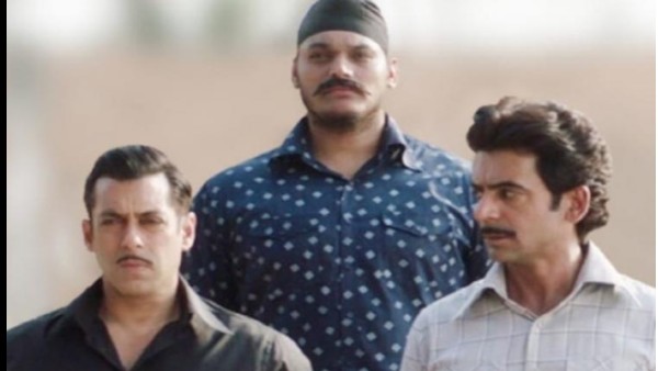 सलमान का ध्यान सुनील ग्रोवर की सर्जरी पर