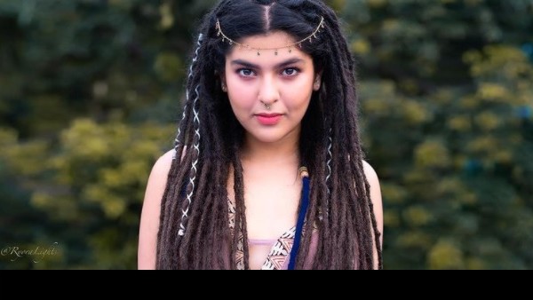 निधि भानुशाली काफी स्टाइलिश 