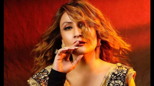 उर्वशी ढोलकिया फीस