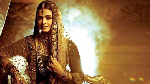 पहली बार नहीं कर रही हैं पीरियड ड्रामा