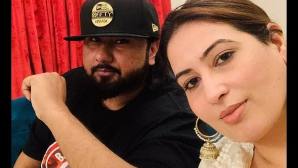 दो साल तक घर से बाहर नहीं निकलते 