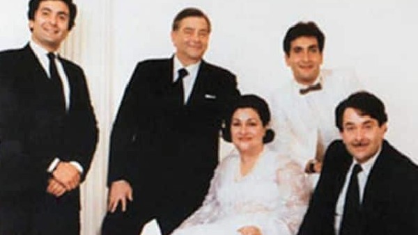 परिवार में रह गए अकेले