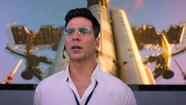 देशभक्ति के नाम पर करोड़ों की कमाई