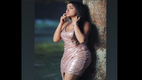 आम्रपाली दुबे की सेक्सी फोटो आम्रपाली दुबे की सेक्सी फोटो