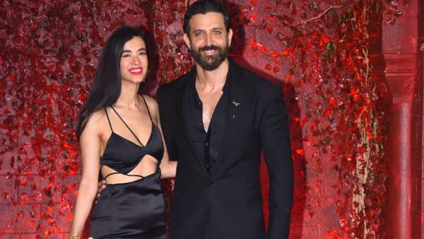 hrithik-roshan-and-saba-azad-make-their-relationship-official-at-karan-johar-bday-bash-watch
