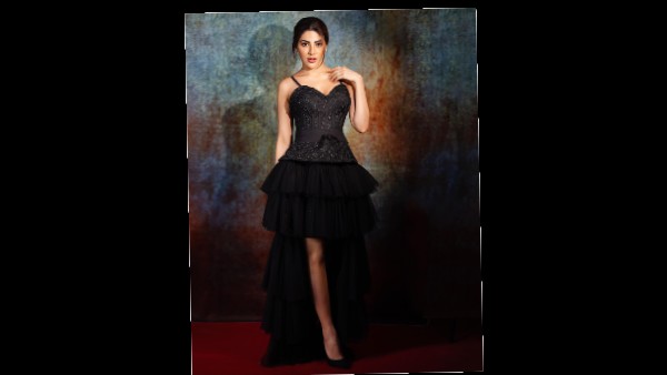 निक्की तंबोली का सेक्सी फोटोशूट