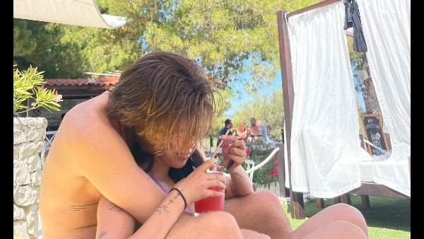 आलिया ने अपने ब्वॅायफ्रेंड के साथ लिप लॅाक 