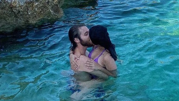 आलिया कश्यप की रोमांटिक फोटो