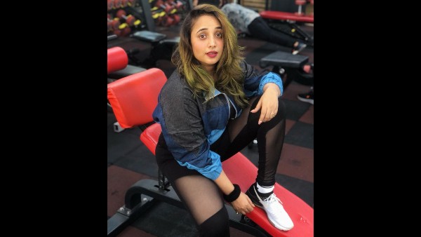 रानी चटर्जी की हॅाट तस्वीरें रानी चटर्जी की हॅाट तस्वीरें