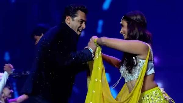 सलमान खान के साथ टूर