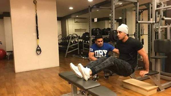 कैसे मिलता है अलग लुक!