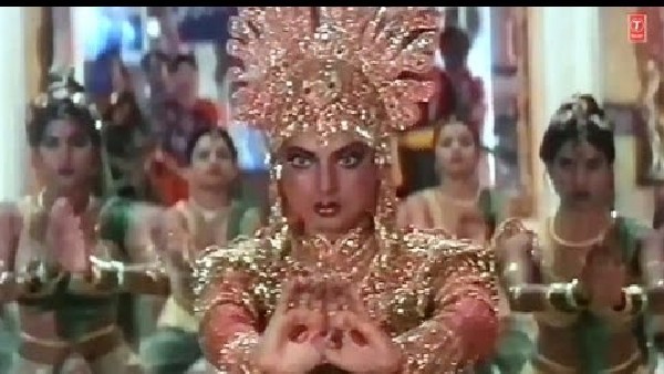 शेशनाग के साथ आईं रेखा