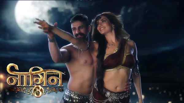 गेस्ट नागिन बनकर आईं करिश्मा तन्ना गेस्ट नागिन बनकर आईं करिश्मा तन्ना