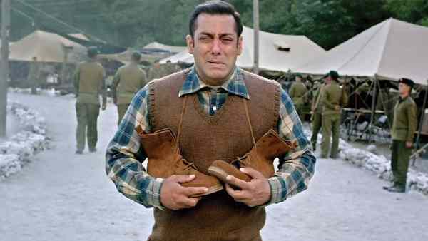 सीधे सादे लुक में लौटे सलमान सीधे सादे लुक में लौटे सलमान