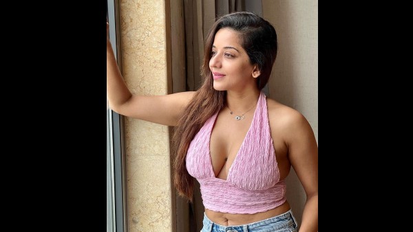 मोनालिसा का बोल्ड लुक