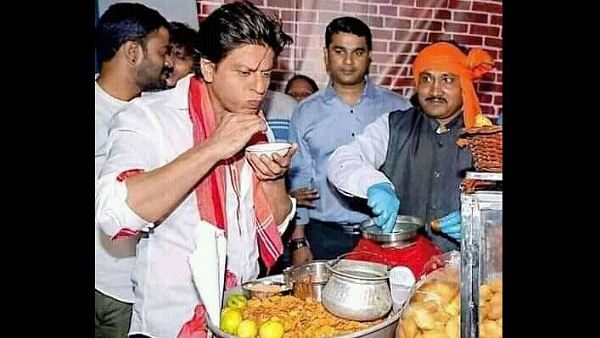 शाहरुख को पसंद है स्ट्रीट फूड :