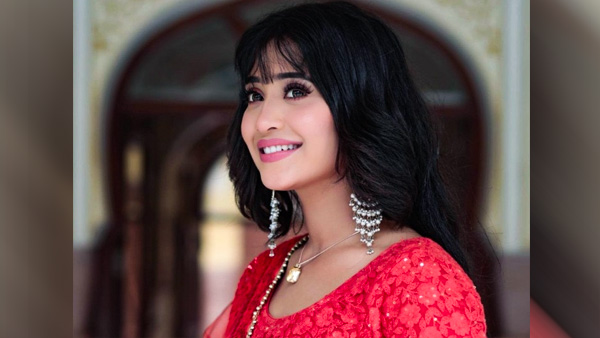 शिवांगी जोशी :