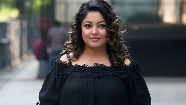 जहर देने की कोशिश की जहर देने की कोशिश की